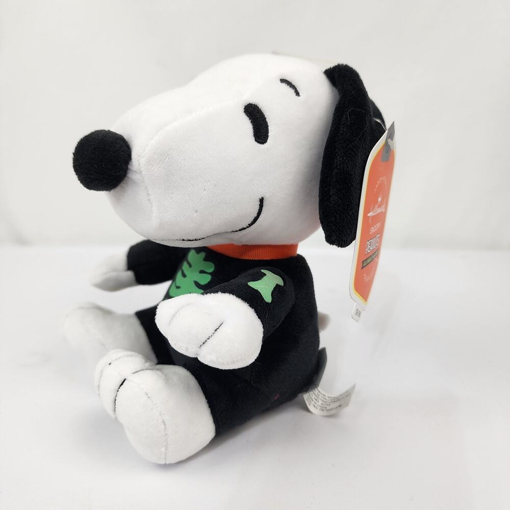 Hallmark Halloween Peanuts Snoopy 6" Plush Glow in the Dark Skeleton Outfit NWT